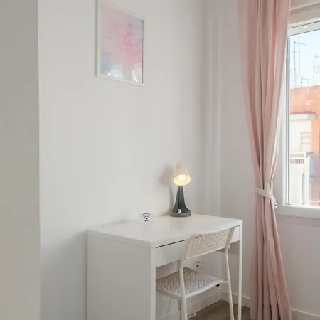 Modern, Stylish & Comfortable Апартаменты