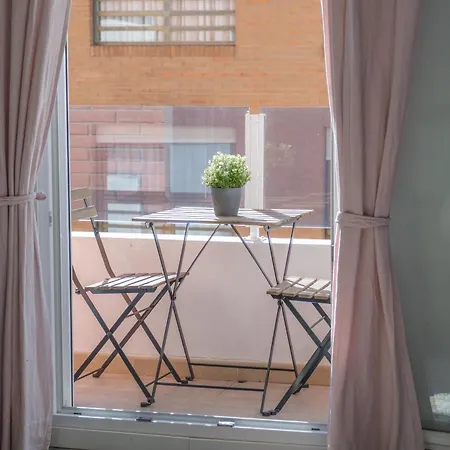 Апартаменты Modern, Stylish & Comfortable *