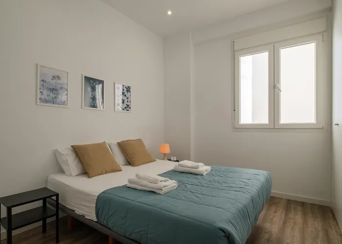 Modern, Stylish & Comfortable Апартаменты