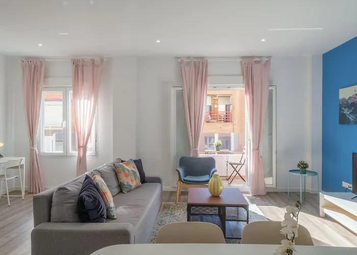 Modern, Stylish & Comfortable Апартаменты Валенсия